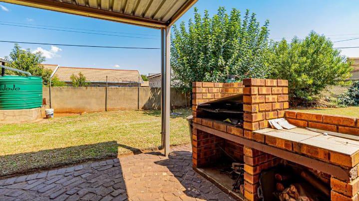 4 Bedroom Property for Sale in Spruit View Gauteng