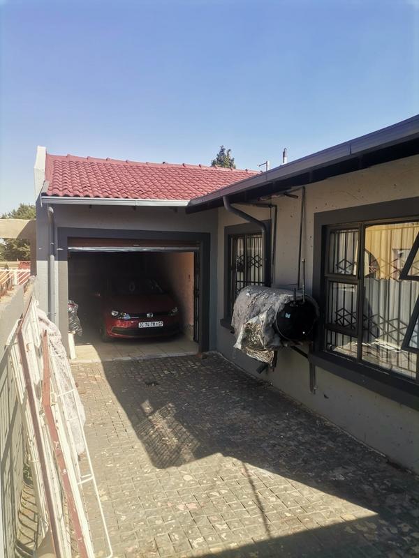 3 Bedroom Property for Sale in Spruit View Gauteng