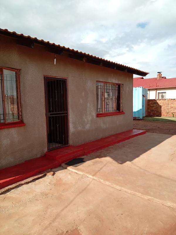 2 Bedroom Property for Sale in Marimba Gardens Gauteng