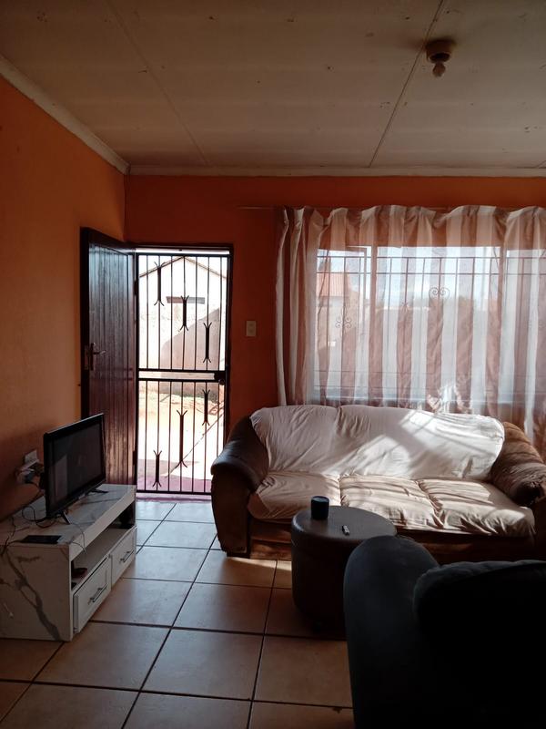 2 Bedroom Property for Sale in Marimba Gardens Gauteng