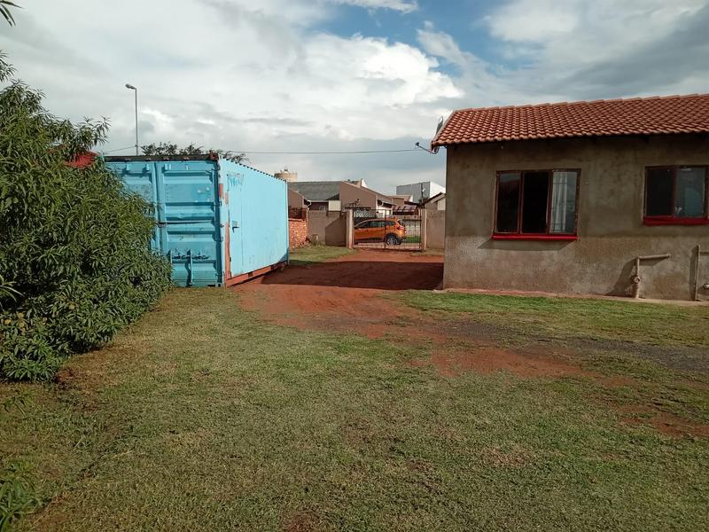 2 Bedroom Property for Sale in Marimba Gardens Gauteng