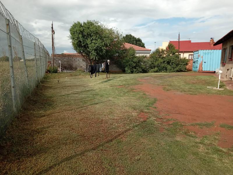2 Bedroom Property for Sale in Marimba Gardens Gauteng