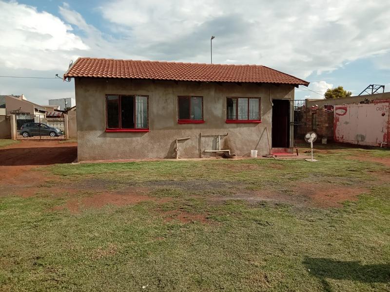 2 Bedroom Property for Sale in Marimba Gardens Gauteng