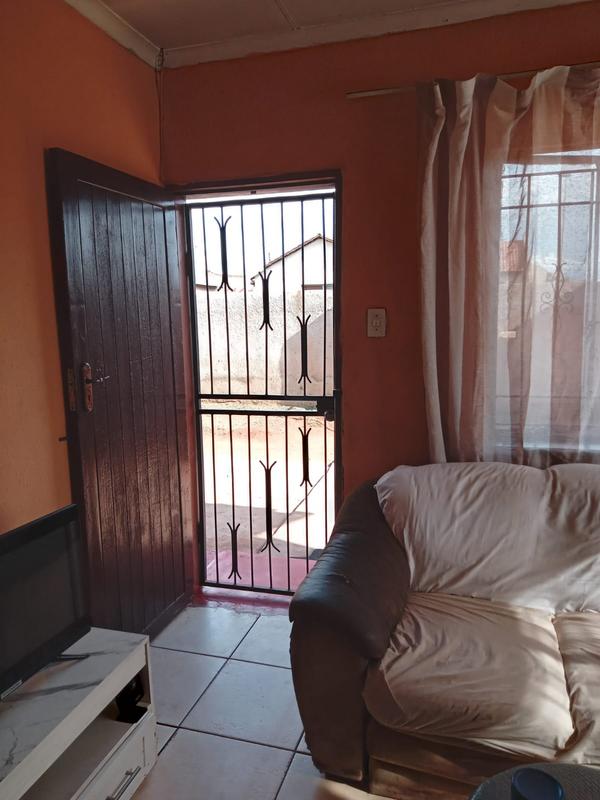 2 Bedroom Property for Sale in Marimba Gardens Gauteng