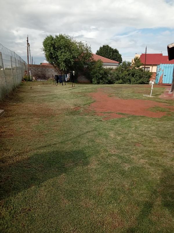 2 Bedroom Property for Sale in Marimba Gardens Gauteng