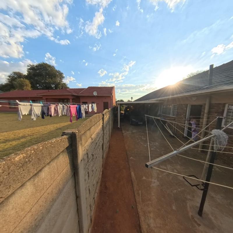 4 Bedroom Property for Sale in Norkem Park Gauteng