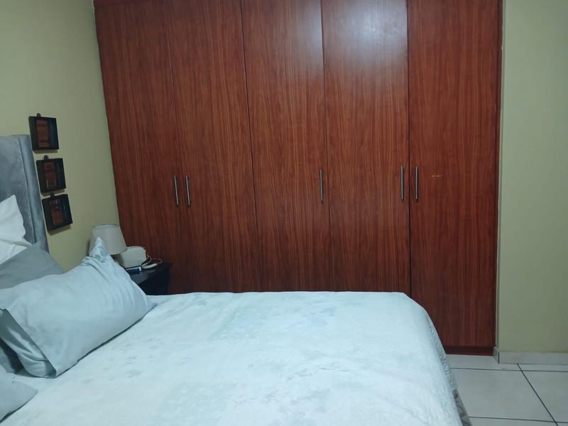 To Let 2 Bedroom Property for Rent in Erand Gardens Gauteng