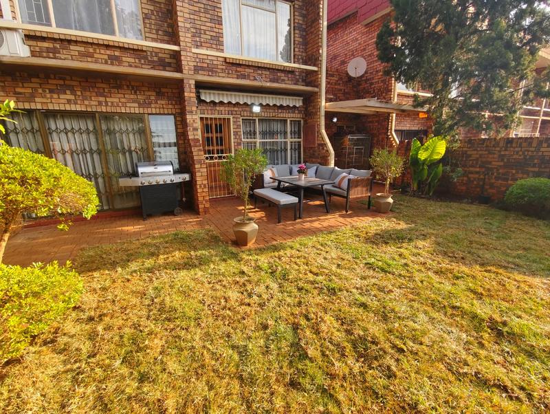 2 Bedroom Property for Sale in Annlin Gauteng