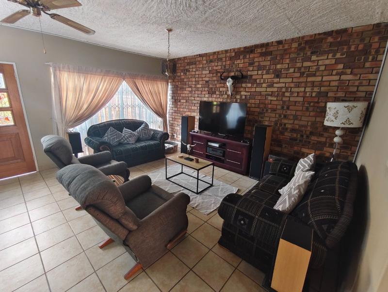 2 Bedroom Property for Sale in Annlin Gauteng