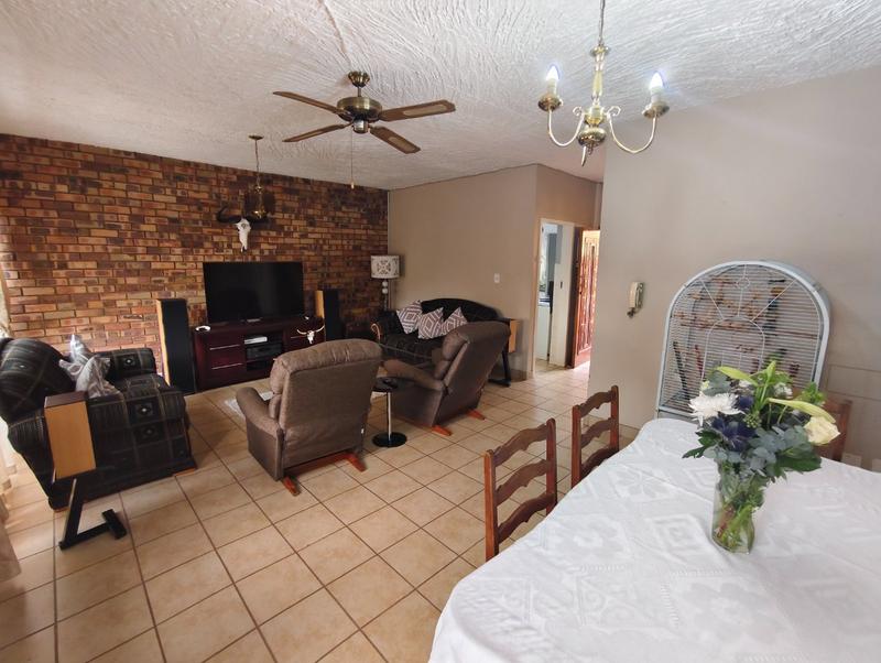 2 Bedroom Property for Sale in Annlin Gauteng