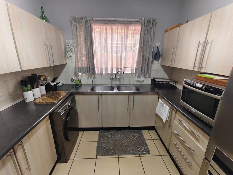 2 Bedroom Property for Sale in Annlin Gauteng