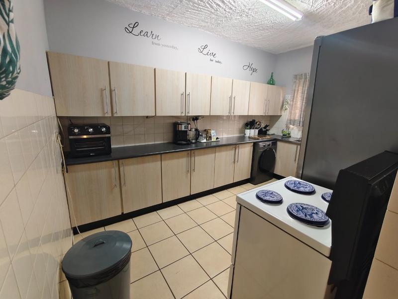 2 Bedroom Property for Sale in Annlin Gauteng