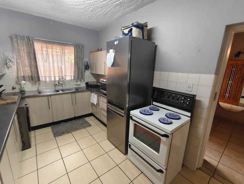 2 Bedroom Property for Sale in Annlin Gauteng