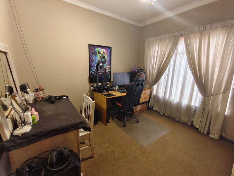 2 Bedroom Property for Sale in Annlin Gauteng
