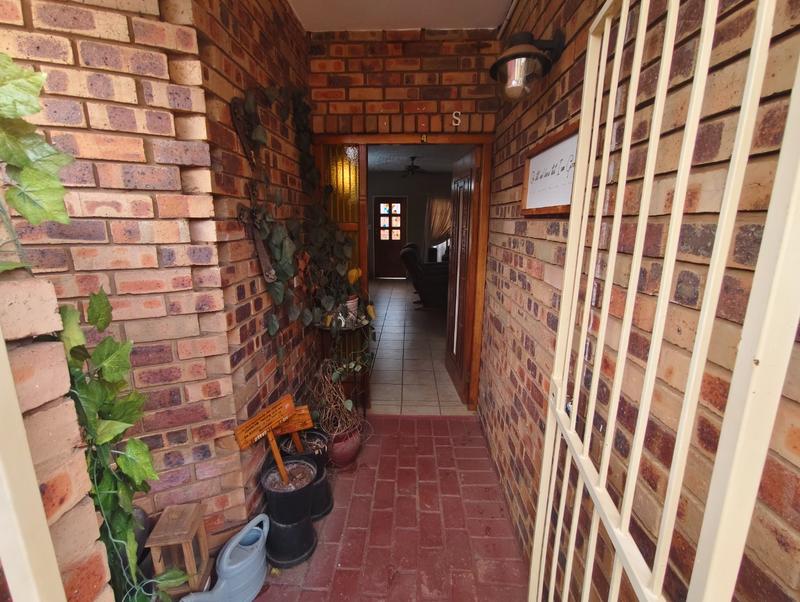 2 Bedroom Property for Sale in Annlin Gauteng