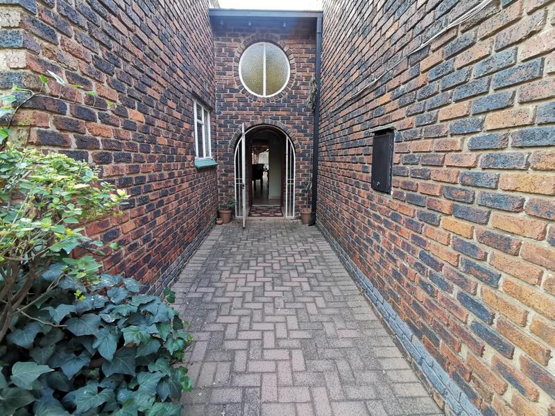 4 Bedroom Property for Sale in Golf Park Gauteng