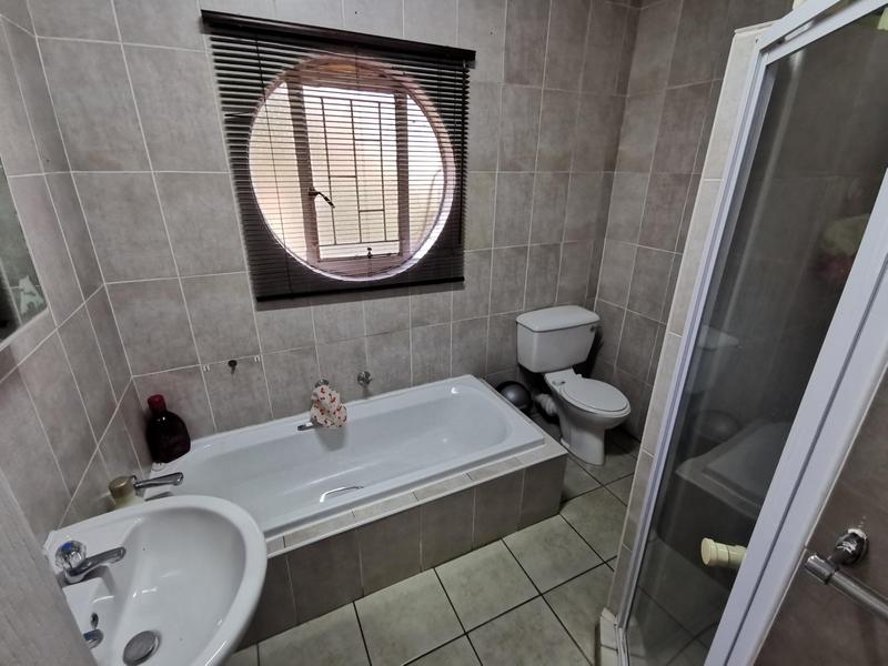 4 Bedroom Property for Sale in Golf Park Gauteng