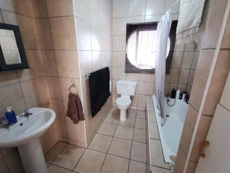 4 Bedroom Property for Sale in Golf Park Gauteng