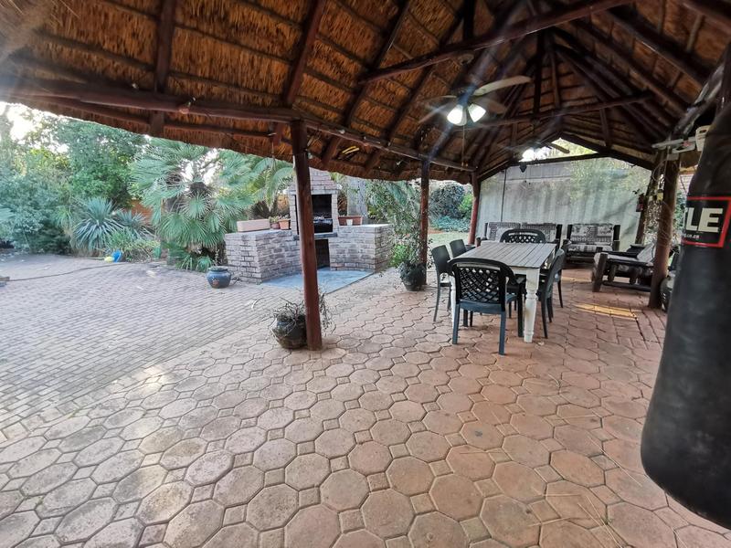 4 Bedroom Property for Sale in Golf Park Gauteng