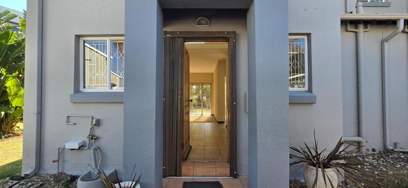 To Let 2 Bedroom Property for Rent in Greenstone Hill Gauteng