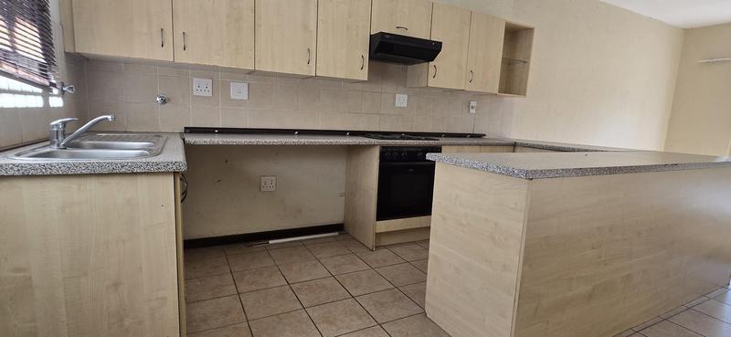 To Let 2 Bedroom Property for Rent in Greenstone Hill Gauteng
