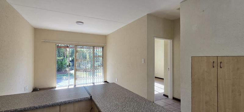 To Let 2 Bedroom Property for Rent in Greenstone Hill Gauteng