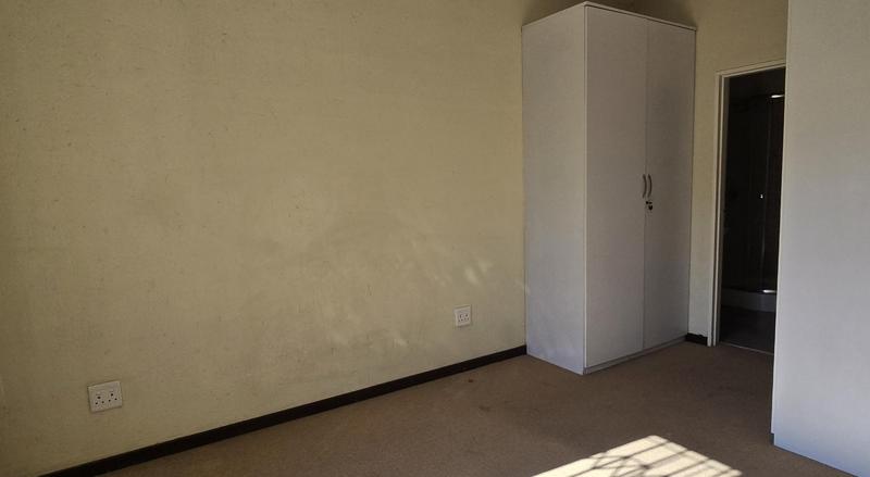 To Let 2 Bedroom Property for Rent in Greenstone Hill Gauteng