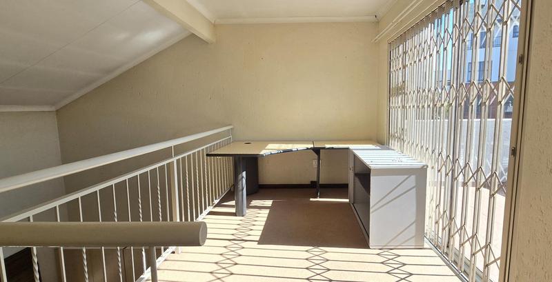 To Let 2 Bedroom Property for Rent in Greenstone Hill Gauteng