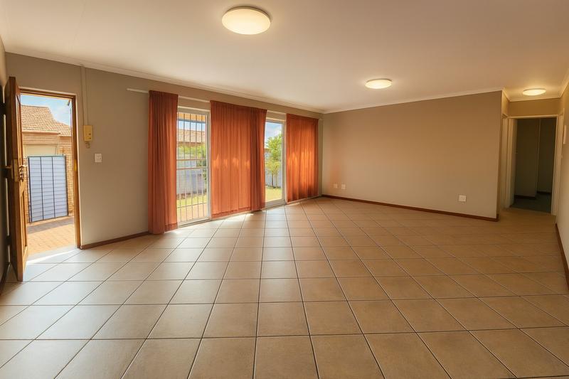 2 Bedroom Property for Sale in Pierre Van Ryneveld Gauteng
