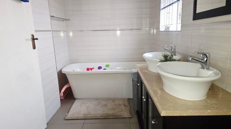 To Let 3 Bedroom Property for Rent in Parkrand Gauteng
