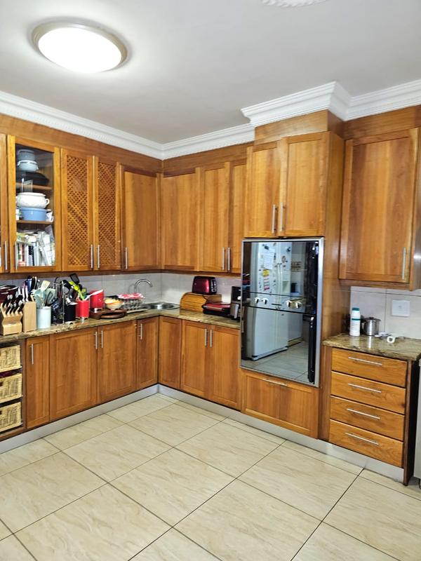 6 Bedroom Property for Sale in Eldo Village Estate Gauteng