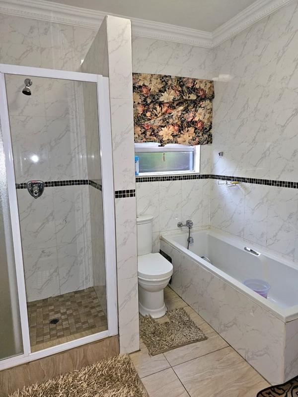 6 Bedroom Property for Sale in Eldo Village Estate Gauteng