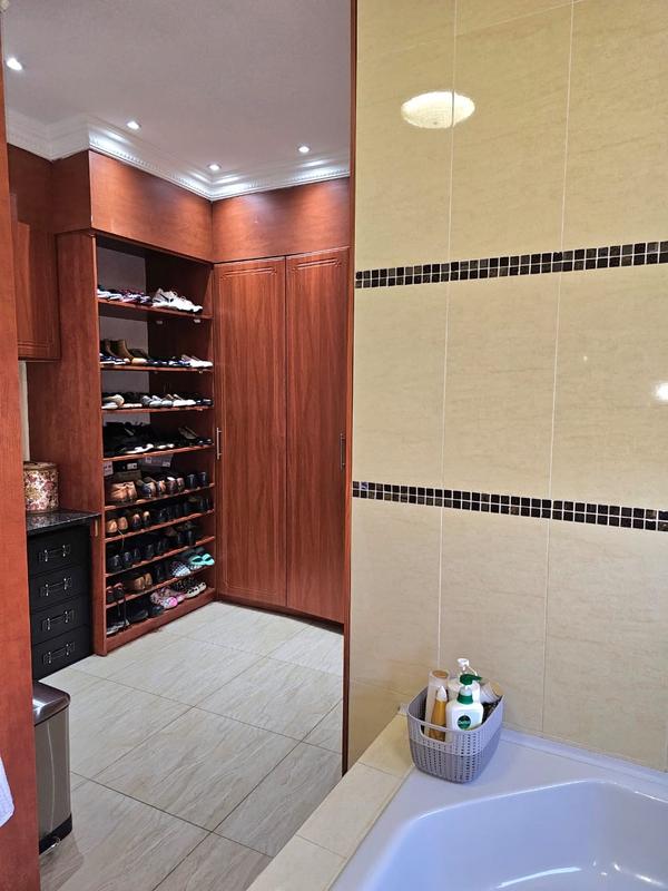 6 Bedroom Property for Sale in Eldo Village Estate Gauteng
