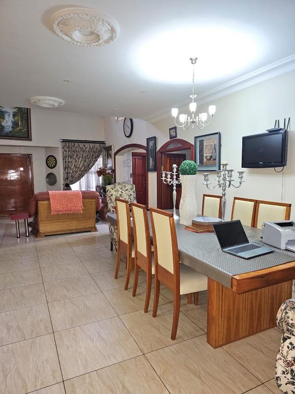 6 Bedroom Property for Sale in Eldo Village Estate Gauteng