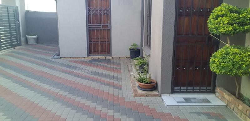 To Let 3 Bedroom Property for Rent in Rabie Ridge Gauteng