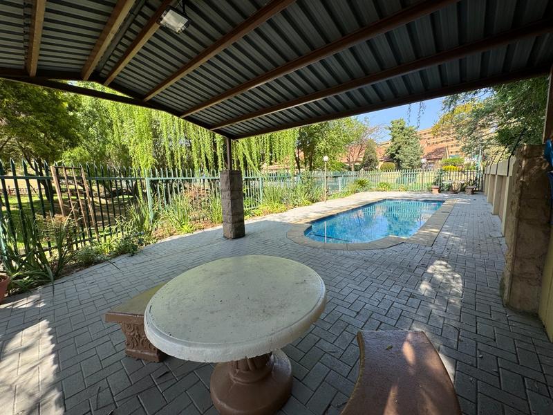 To Let 2 Bedroom Property for Rent in Sunninghill Gauteng