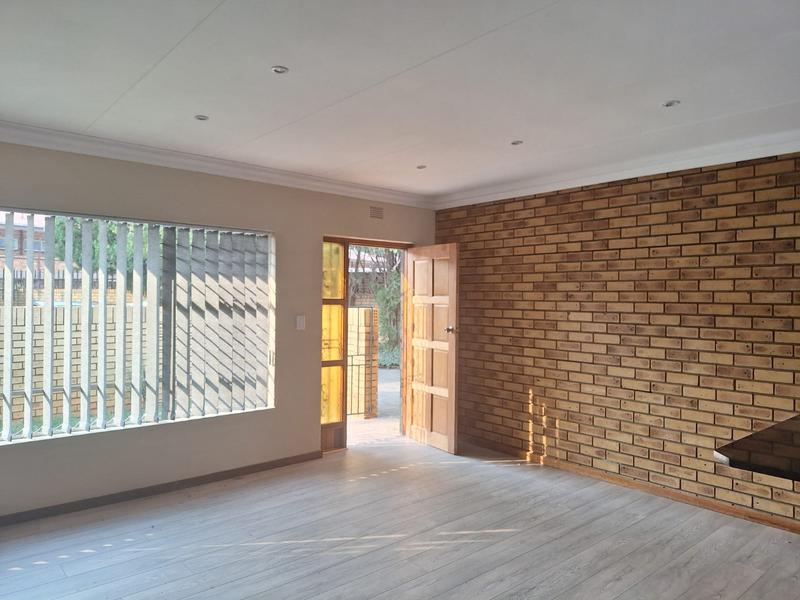 2 Bedroom Property for Sale in Strubenvale Gauteng