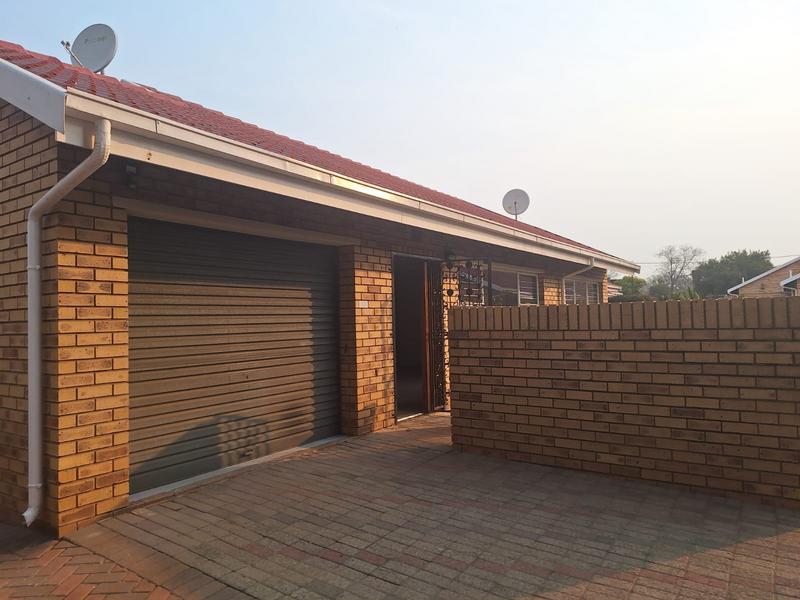 2 Bedroom Property for Sale in Strubenvale Gauteng