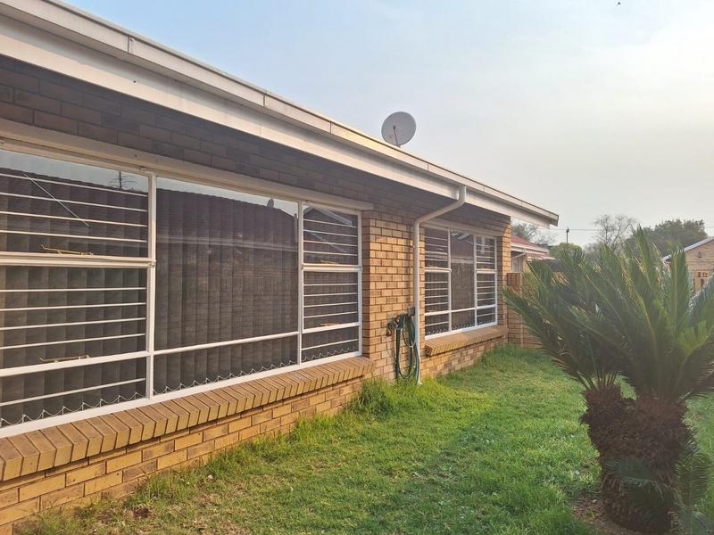 2 Bedroom Property for Sale in Strubenvale Gauteng