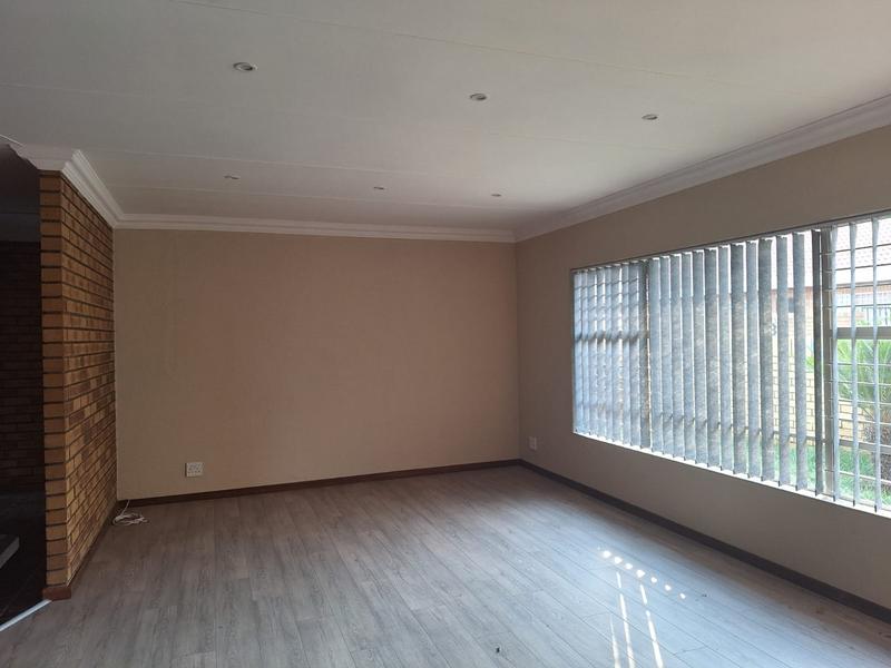 2 Bedroom Property for Sale in Strubenvale Gauteng