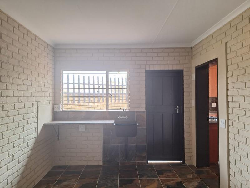2 Bedroom Property for Sale in Strubenvale Gauteng