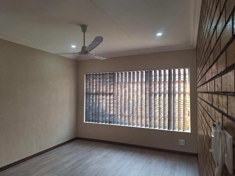2 Bedroom Property for Sale in Strubenvale Gauteng