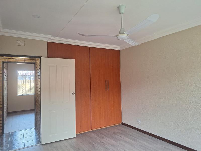 2 Bedroom Property for Sale in Strubenvale Gauteng