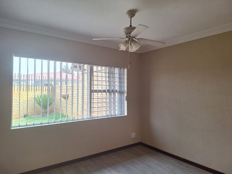 2 Bedroom Property for Sale in Strubenvale Gauteng