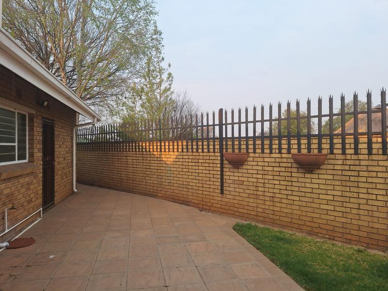2 Bedroom Property for Sale in Strubenvale Gauteng
