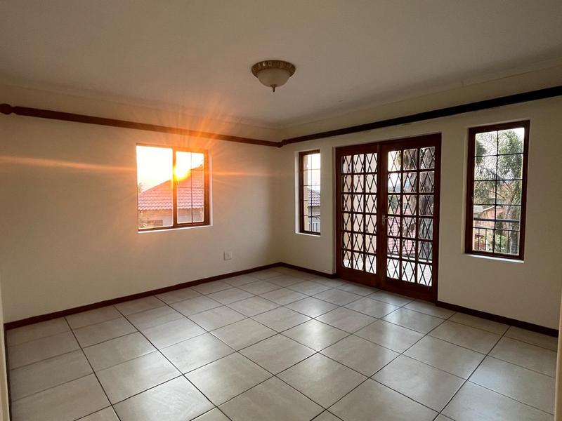 To Let 4 Bedroom Property for Rent in Olympus AH Gauteng