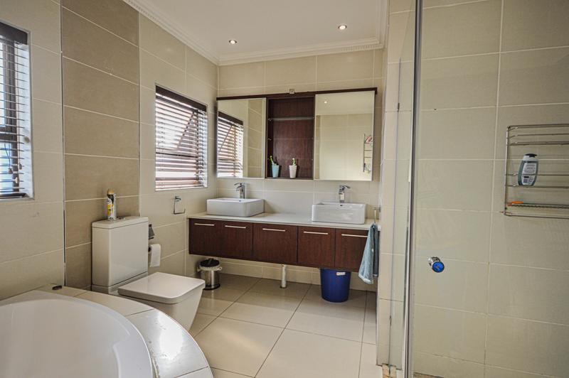 4 Bedroom Property for Sale in Copperleaf Estate Gauteng