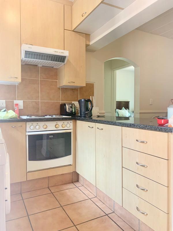 To Let 1 Bedroom Property for Rent in Waverley Gauteng