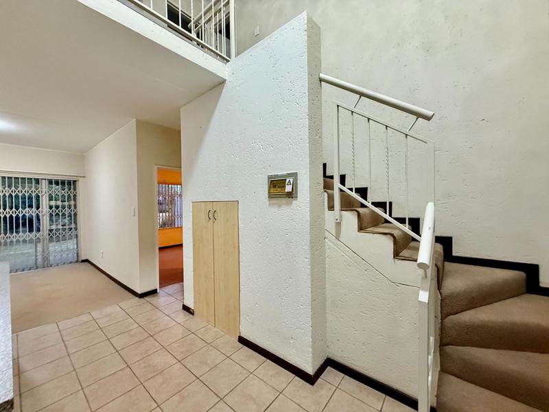 To Let 2 Bedroom Property for Rent in Greenstone Hill Gauteng