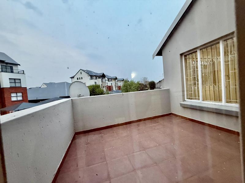 To Let 2 Bedroom Property for Rent in Greenstone Hill Gauteng